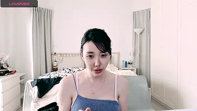 joycemilka online show from March 2, 5:01 am