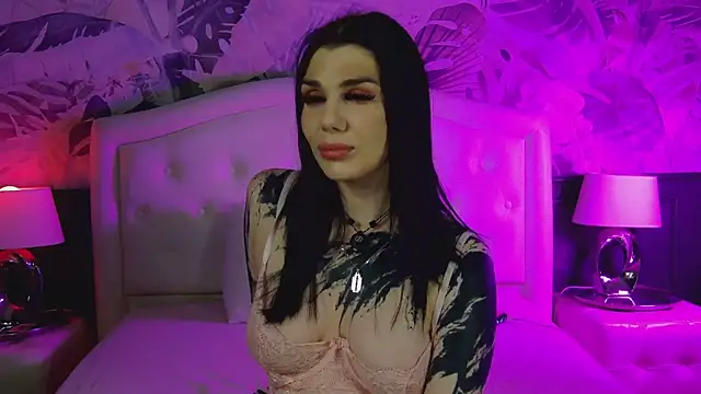 MaeveMoon online show from June 16, 6:21 pm