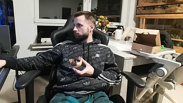 Snapshot of ademandjulia chatting on March 16, 11:09 pm ademandjulia online show from March 16, 11:09 pm