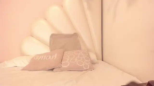 Olivia Stevens online show from March 7, 7:49 pm