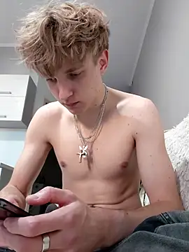 Snapshot of And25bn chatting on October 26, 1:50 pm And25bn online show from October 26, 1:50 pm