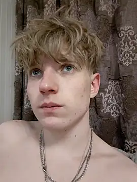 Snapshot of And25bn chatting on November 29, 10:46 pm And25bn online show from November 29, 10:46 pm