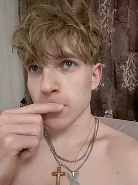 Snapshot of And25bn chatting on November 30, 10:52 am And25bn online show from November 30, 10:52 am