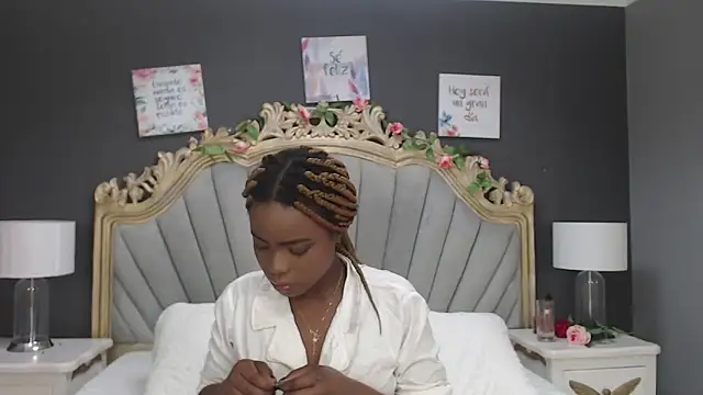 LindaBird online show from March 22, 3:53 pm