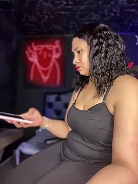 Carola-Ross online show from March 8, 3:06 am