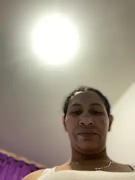 Carola-Ross online show from October 18, 6:08 pm