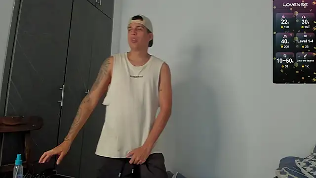 Snapshot of hugosan12 chatting on March 11, 9:04 pm hugosan12 online show from March 11, 9:04 pm