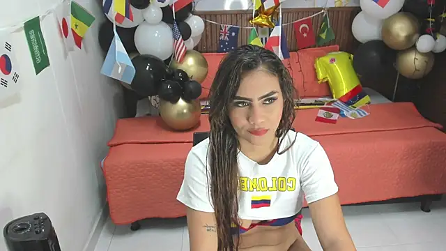 Holly 22 online show from June 17, 11:01 am