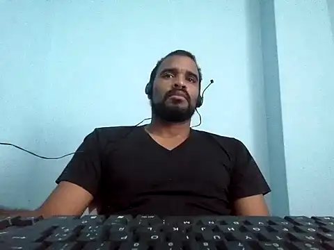 Snapshot of YOX22 chatting on March 3, 8:43 pm YOX22 online show from March 3, 8:43 pm