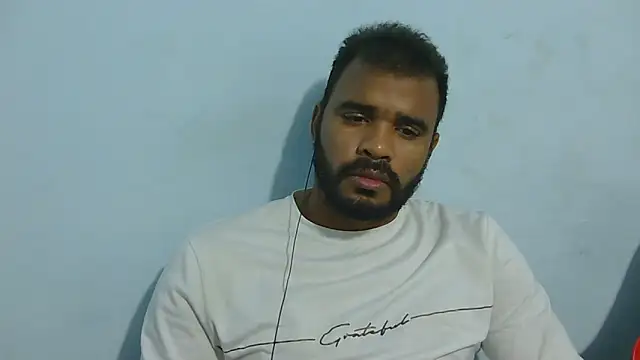 Snapshot of YOX22 chatting on October 4, 11:14 pm YOX22 online show from October 4, 11:14 pm