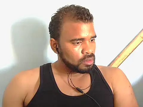 Snapshot of YOX22 chatting on October 25, 9:31 pm YOX22 online show from October 25, 9:31 pm