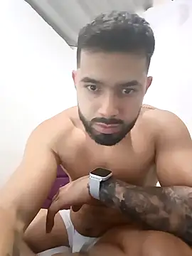 Snapshot of mikeblaree chatting on February 7, 7:17 pm mikeblaree online show from February 7, 7:17 pm