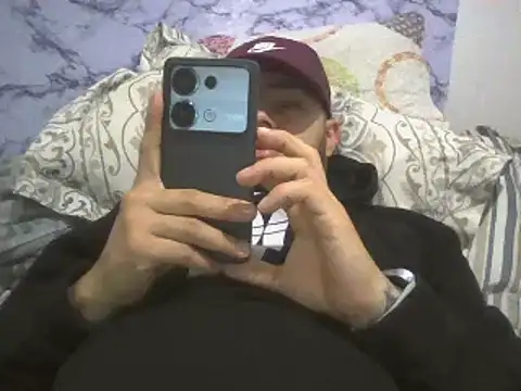 Snapshot of mikeblaree chatting on March 3, 11:03 pm mikeblaree online show from March 3, 11:03 pm