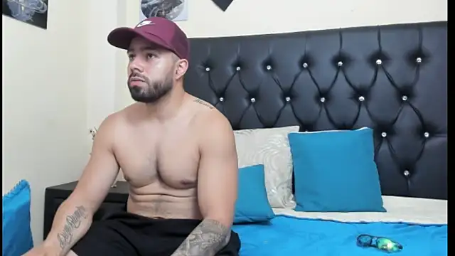 Snapshot of mikeblaree chatting on March 5, 9:37 pm mikeblaree online show from March 5, 9:37 pm