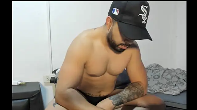 Snapshot of mikeblaree chatting on October 20, 2:28 pm mikeblaree online show from October 20, 2:28 pm