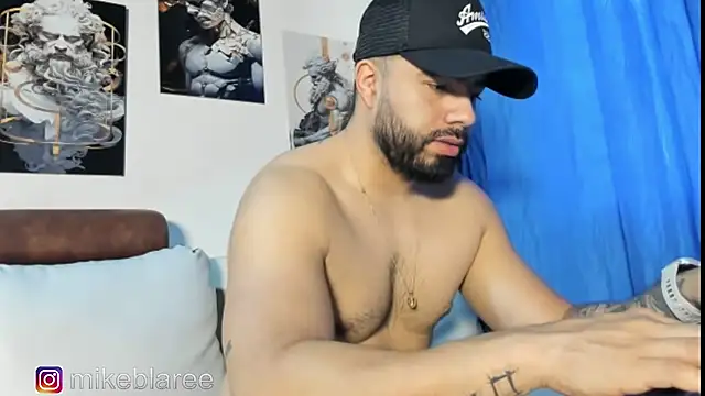 Snapshot of mikeblaree chatting on December 2, 2:34 pm mikeblaree online show from December 2, 2:34 pm