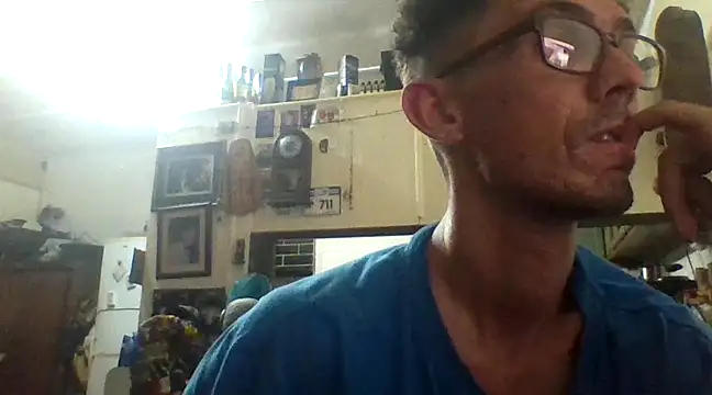 Snapshot of Invisibledickman chatting on February 7, 8:10 pm Invisibledickman online show from February 7, 8:10 pm