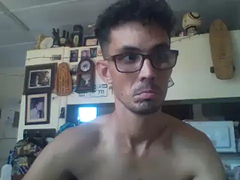 Snapshot of Invisibledickman chatting on February 8, 5:29 am Invisibledickman online show from February 8, 5:29 am