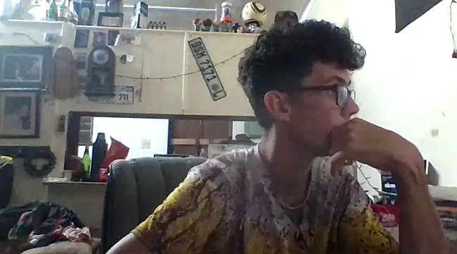 Snapshot of Invisibledickman chatting on March 16, 7:38 pm Invisibledickman online show from March 16, 7:38 pm