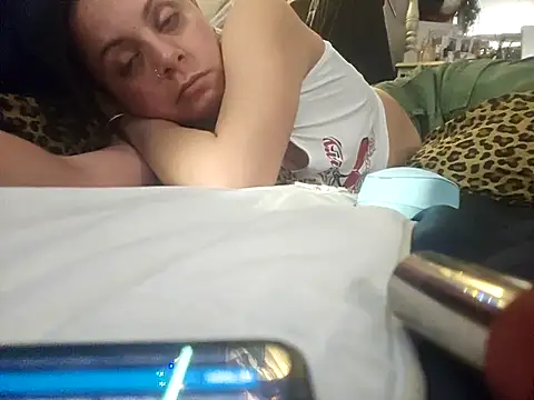 Snapshot of ShysluutGia chatting on February 25, 9:02 pm ShysluutGia online show from February 25, 9:02 pm