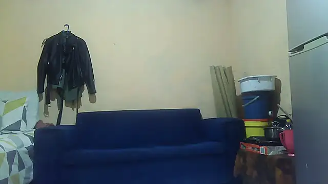 01applebottom online show from October 12, 7:29 am