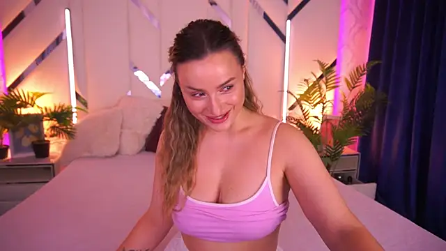 LindsieGreyy online show from November 26, 8:37 am