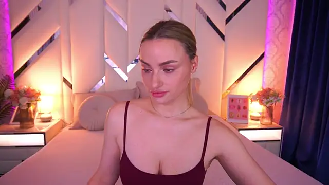 Snapshot of LindsieGreyy chatting on May 16, 6:54 am LindsieGreyy online show from May 16, 6:54 am