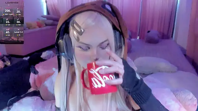 Snapshot of Angelica_Reborn chatting on September 21, 5:47 pm Angelica Reborn online show from September 21, 5:47 pm