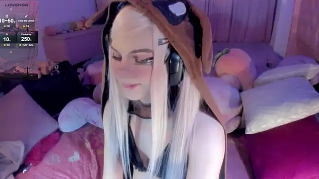 Snapshot of Angelica_Reborn chatting on December 14, 12:49 am Angelica Reborn online show from December 14, 12:49 am