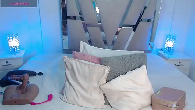 Snapshot of KathyLee69_ chatting on September 19, 7:58 pm KathyLee69  online show from September 19, 7:58 pm