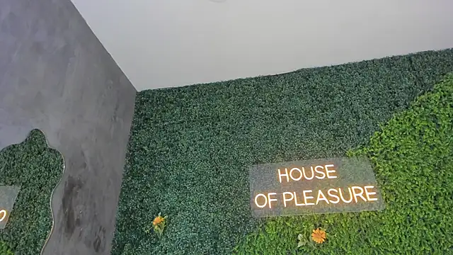 emmiily z online show from February 22, 11:24 pm