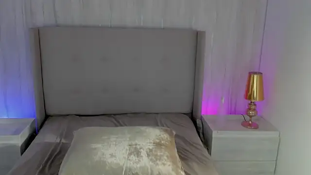 emmiily z online show from November 28, 7:49 pm