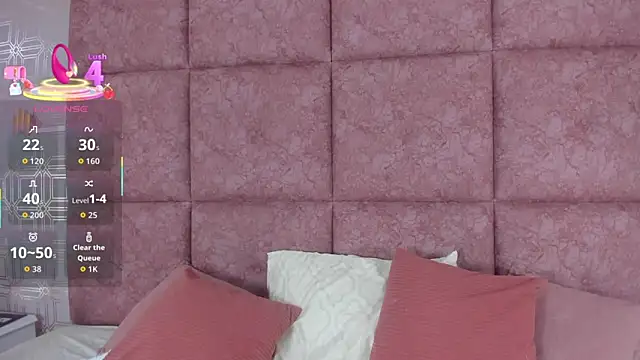 Snapshot of LilyRoxi chatting on November 22, 9:47 pm LilyRoxi online show from November 22, 9:47 pm