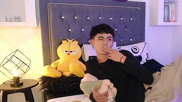 MaikyCooper online show from March 19, 7:29 am