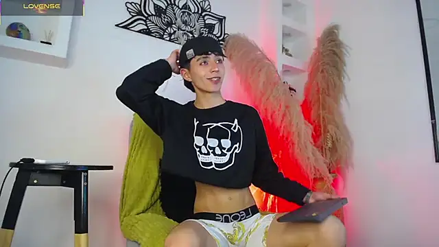 MaikyCooper online show from September 15, 8:20 pm