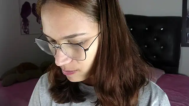 Snapshot of Auroraa_soul chatting on November 21, 8:18 pm Auroraa soul online show from November 21, 8:18 pm