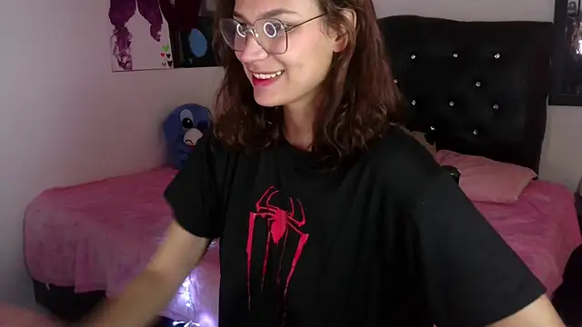 Snapshot of Auroraa_soul chatting on November 25, 7:47 pm Auroraa soul online show from November 25, 7:47 pm