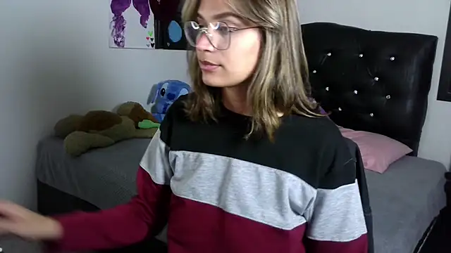 Snapshot of Auroraa_soul chatting on November 30, 5:11 am Auroraa soul online show from November 30, 5:11 am