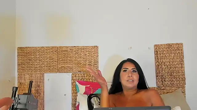 Jackiehmilf52 online show from July 24, 1:58 am
