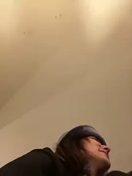 Snapshot of O_UBIGMAD chatting on February 22, 3:56 am O UBIGMAD online show from February 22, 3:56 am