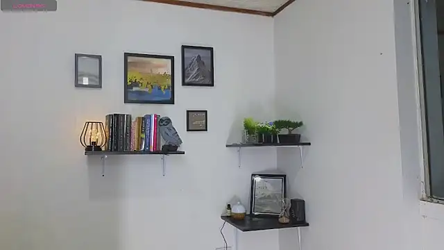 Snapshot of atenea_02_love chatting on May 31, 1:25 am atenea 02 love online show from May 31, 1:25 am