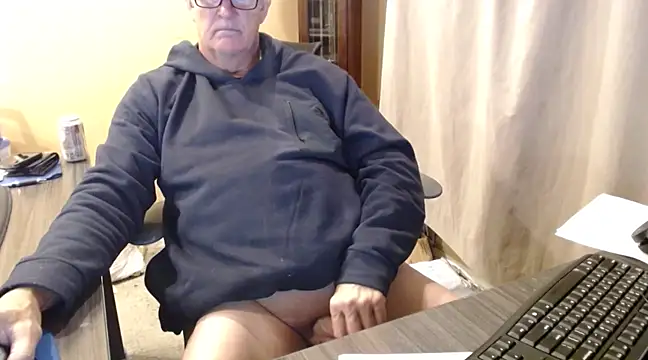 Snapshot of olderandwiser2 chatting on February 25, 4:14 am olderandwiser2 online show from February 25, 4:14 am