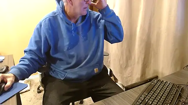 Snapshot of olderandwiser2 chatting on March 3, 2:37 pm olderandwiser2 online show from March 3, 2:37 pm