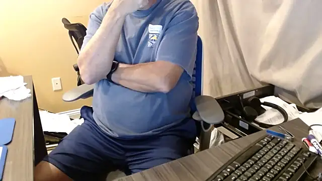 Snapshot of olderandwiser2 chatting on September 9, 4:23 am olderandwiser2 online show from September 9, 4:23 am