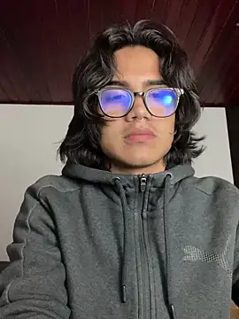 Snapshot of shadowsofgarden chatting on February 19, 4:01 am shadowsofgarden online show from February 19, 4:01 am