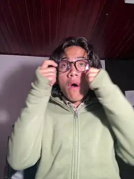 Snapshot of shadowsofgarden chatting on February 21, 3:56 am shadowsofgarden online show from February 21, 3:56 am