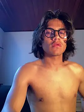 Snapshot of shadowsofgarden chatting on February 26, 2:03 pm shadowsofgarden online show from February 26, 2:03 pm