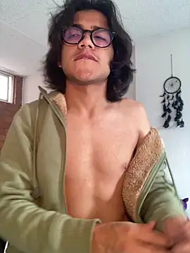 Snapshot of shadowsofgarden chatting on March 4, 2:21 pm shadowsofgarden online show from March 4, 2:21 pm