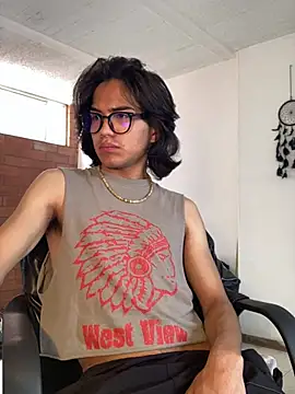 Snapshot of shadowsofgarden chatting on March 9, 3:49 pm shadowsofgarden online show from March 9, 3:49 pm