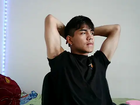 Snapshot of shadowsofgarden chatting on December 3, 3:10 pm shadowsofgarden online show from December 3, 3:10 pm